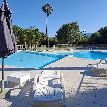 Apartment Florent - 3 Pieces Dans Avec Piscine