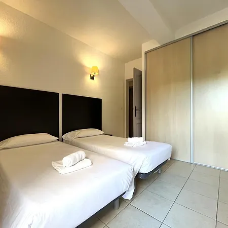 Apartment Florent - 3 Pieces Dans Avec Piscine *
